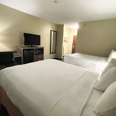 Super 8 By Wyndham St Charles Hotell Saint Charles Exteriör bild