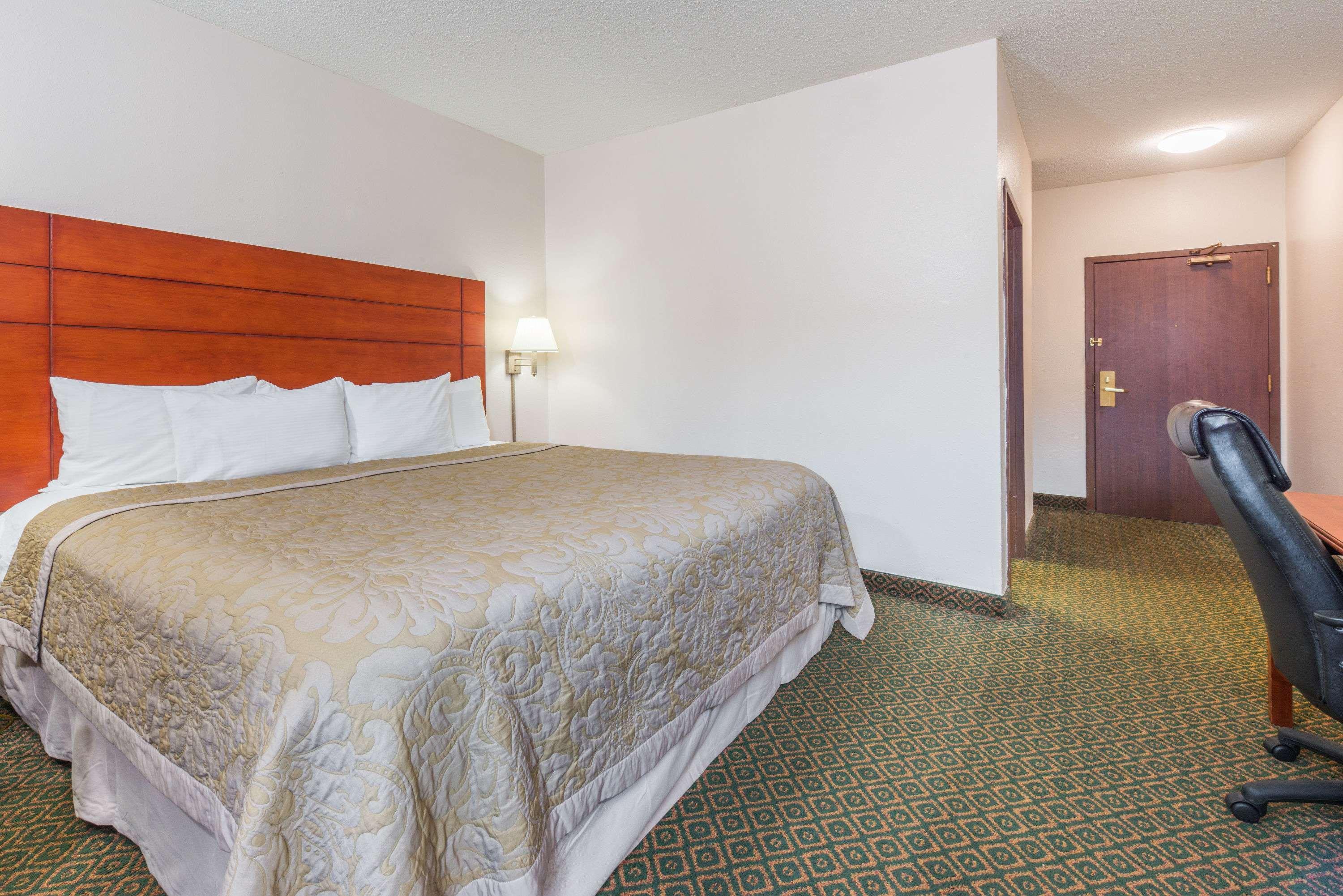 Super 8 By Wyndham St Charles Hotell Saint Charles Exteriör bild