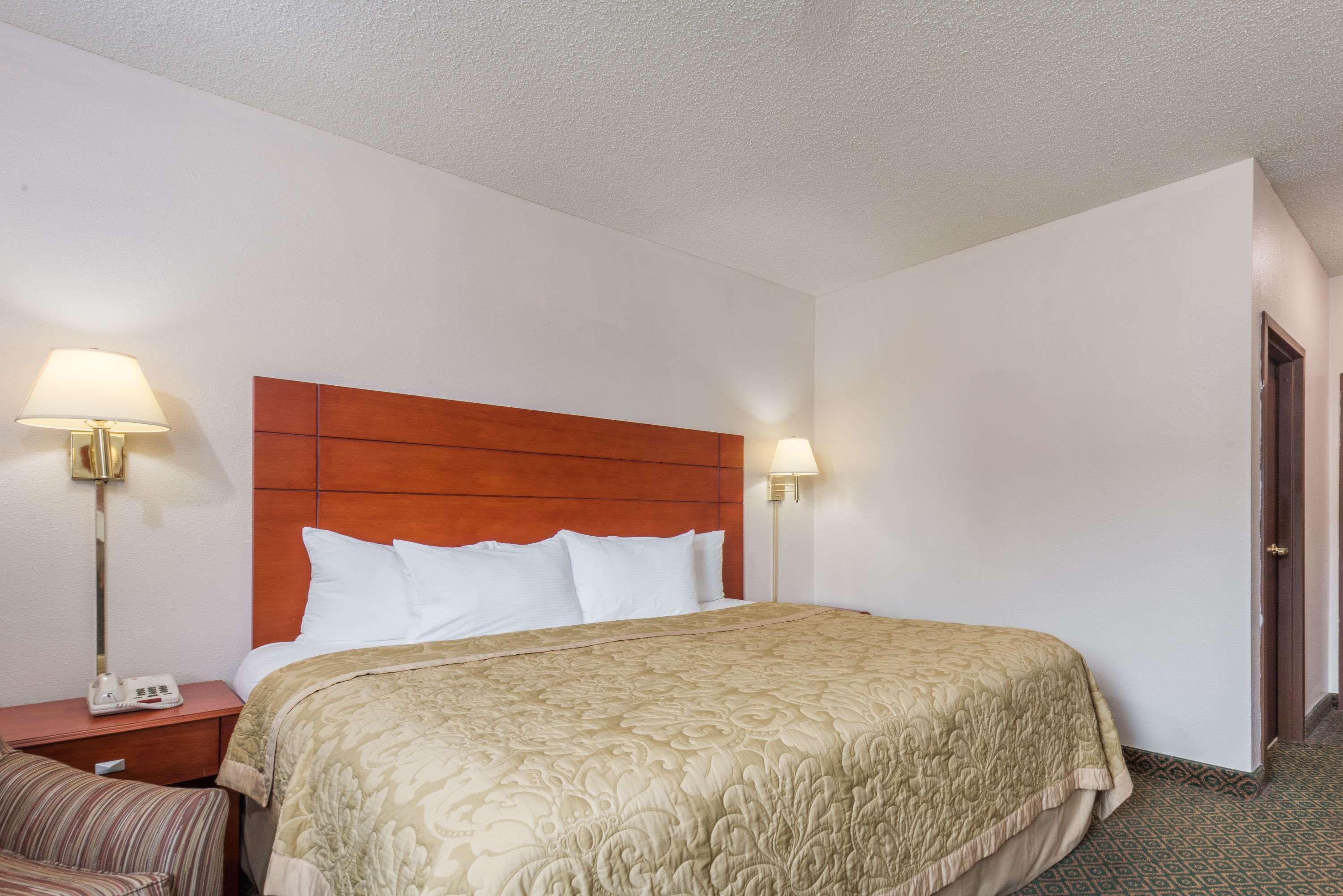 Super 8 By Wyndham St Charles Hotell Saint Charles Exteriör bild