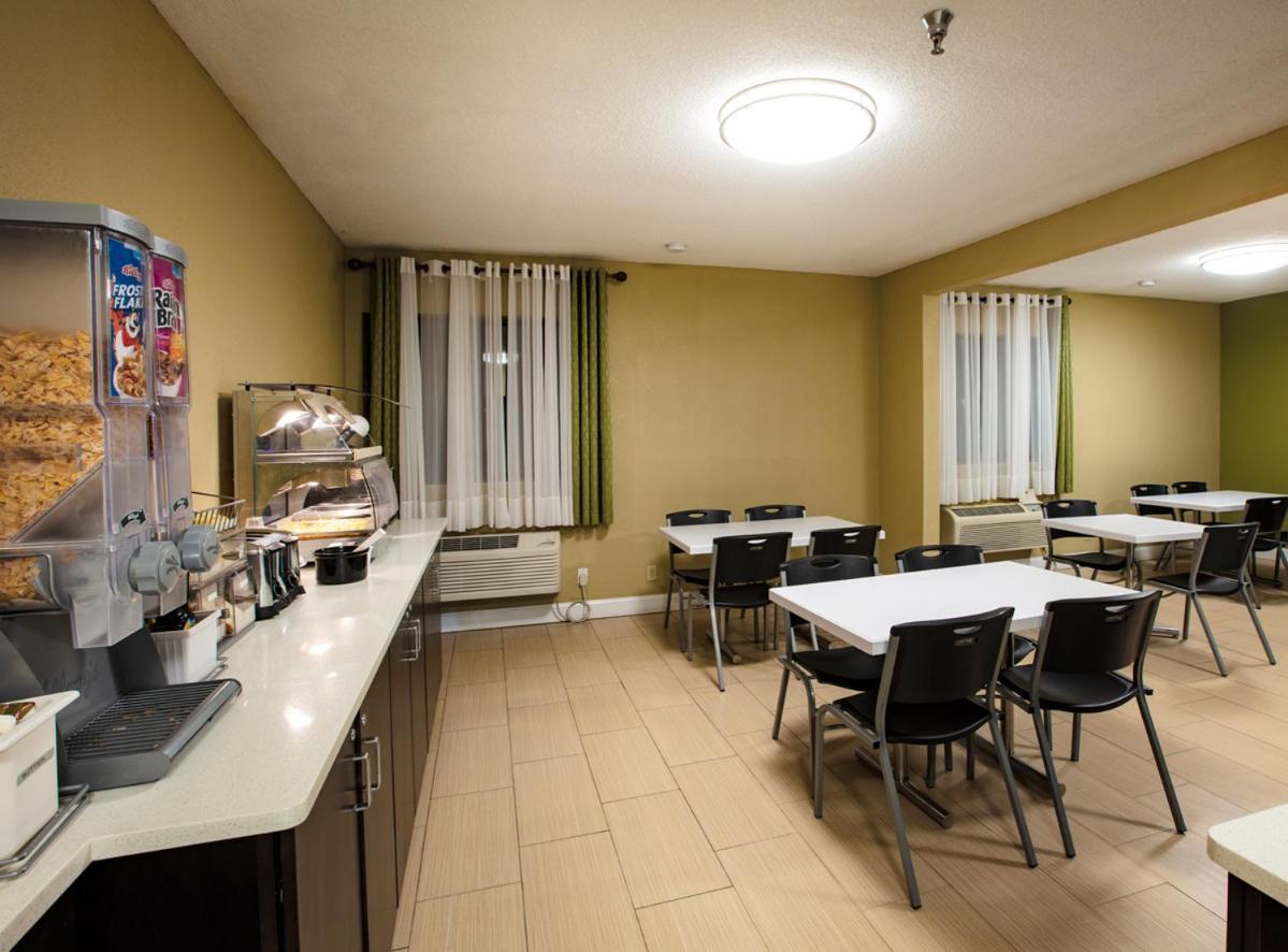 Super 8 By Wyndham St Charles Hotell Saint Charles Exteriör bild